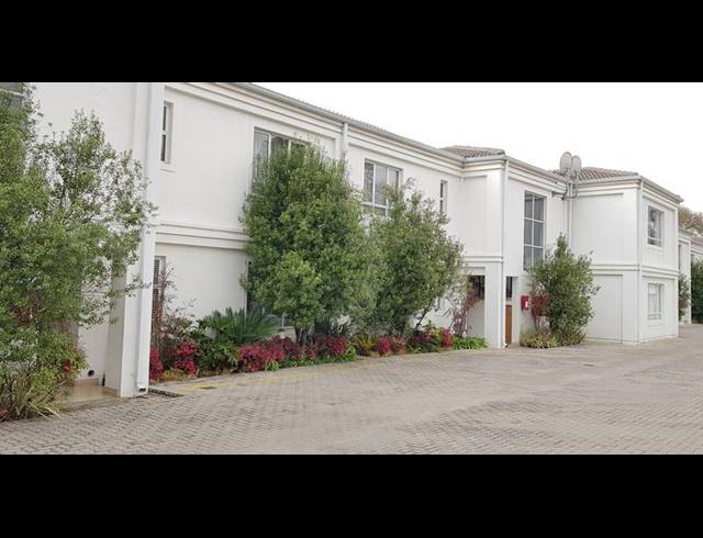 2 BEDROOM TOWNHOUSE FOR SALE IN SENDERWOOD